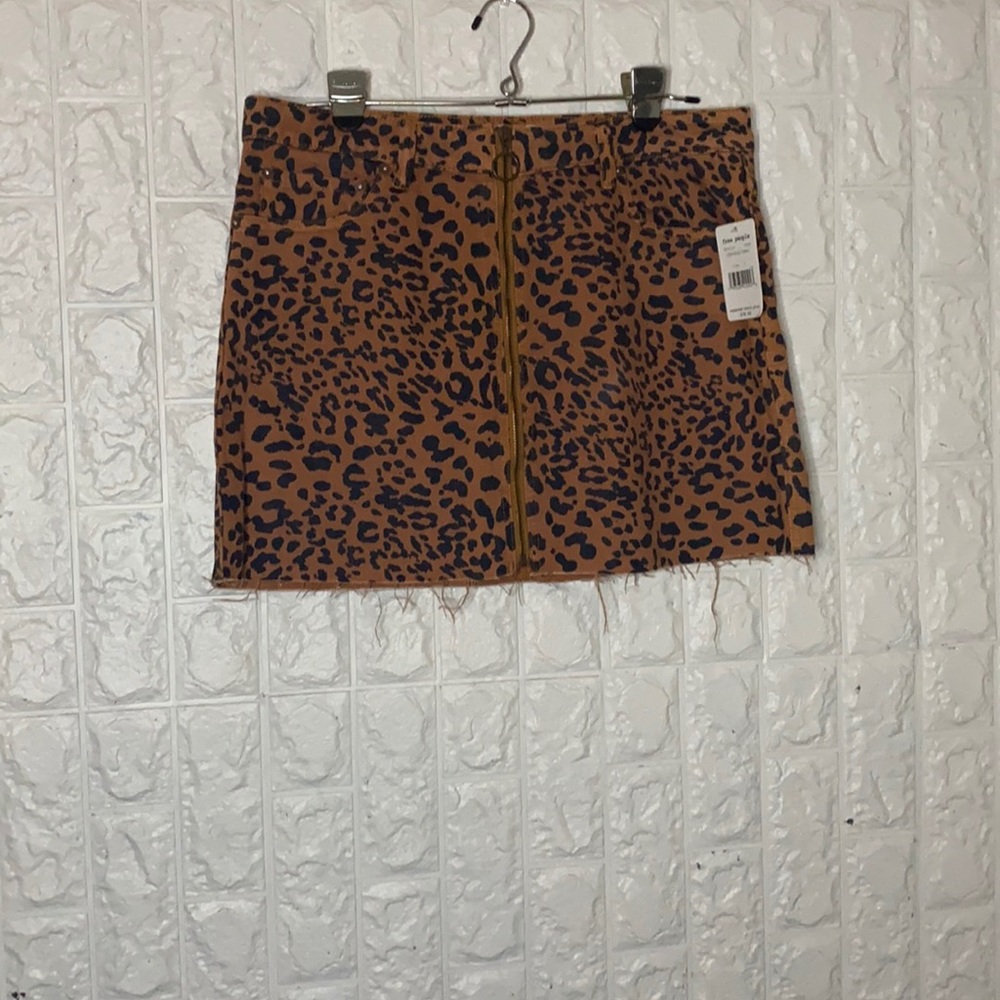 Cheetah Print | Mini Skirt | Center Zipper Accent